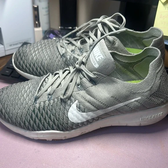 Nike Womens Free TR Flyknit 2 Running Shoes 9 - Picture 3 of 7